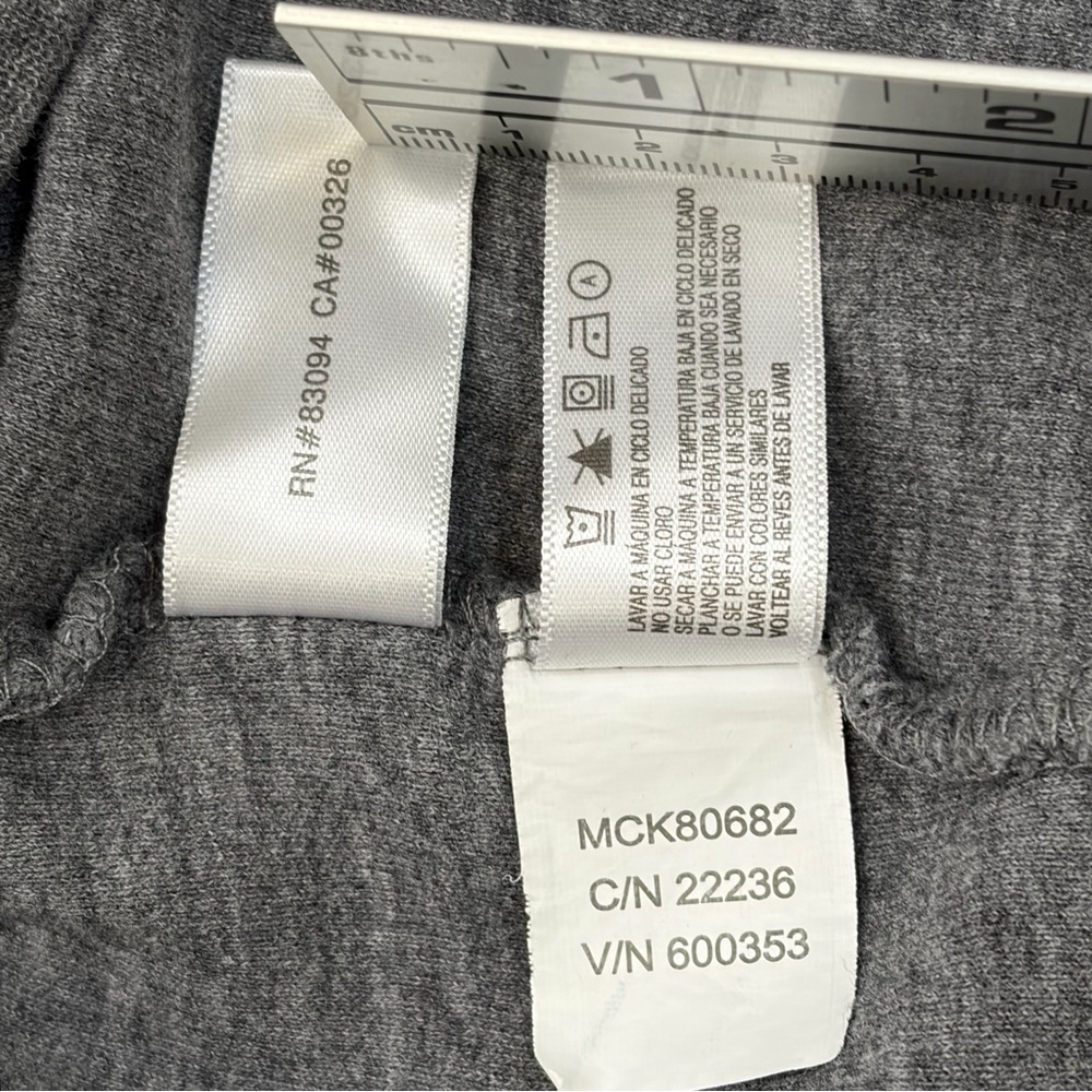 Cutter & Buck Gray Quarter-Zip Pullover Sweater (XL) - Picture 8 of 8
